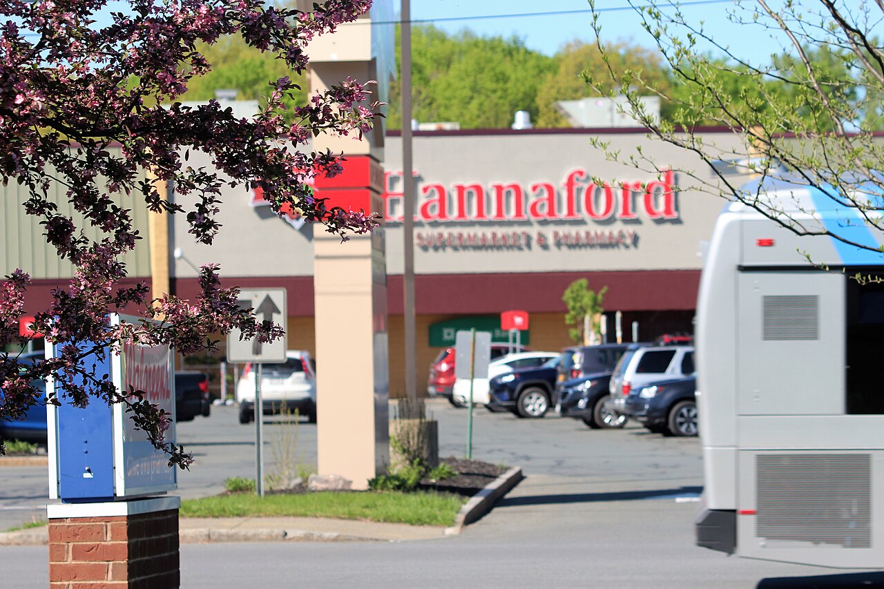 Featured image for “Lawsuit Challenges Hannaford’s Deceptive Marketing of Farmed Salmon”
